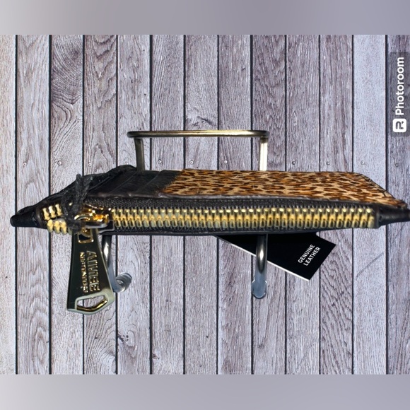 COPY - 🆕 Aimee Kestenberg Melbourne CC Leopard Micro Leather Wallet - Picture 4 of 10